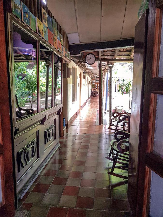 Casa De Los Berrios León Екстериор снимка