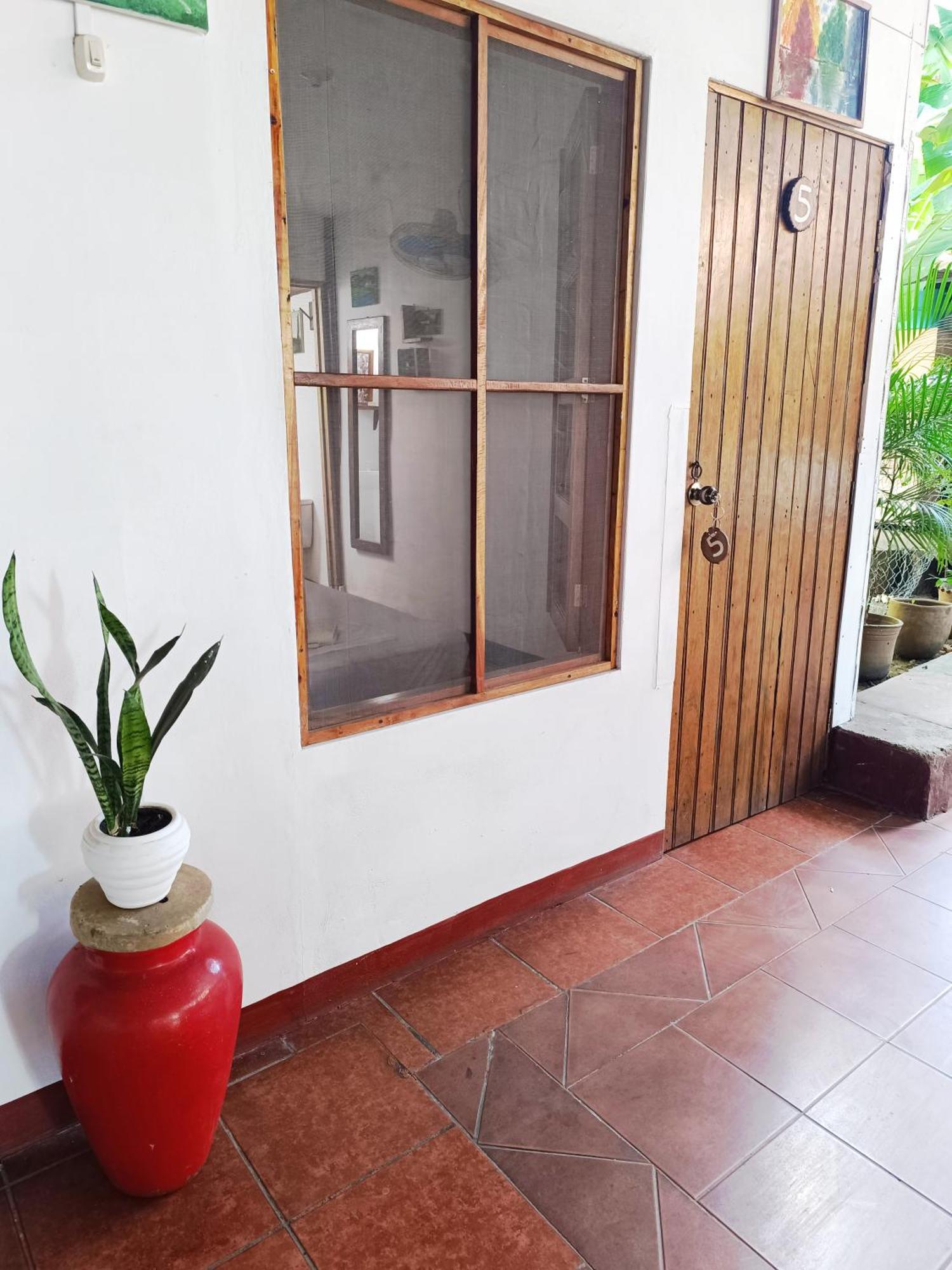 Casa De Los Berrios León Екстериор снимка